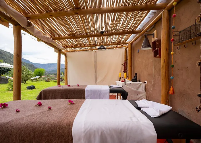 Unuwasi & Hotel Calca